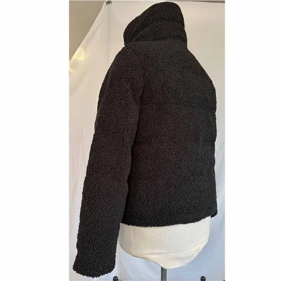 Abercrombie and Fitch A&F Women Large Black Sherpa Mini Puffer Jacket EUC - Picture 5 of 12